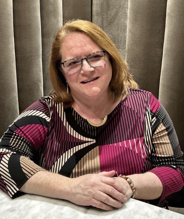 Anne Sinclair image